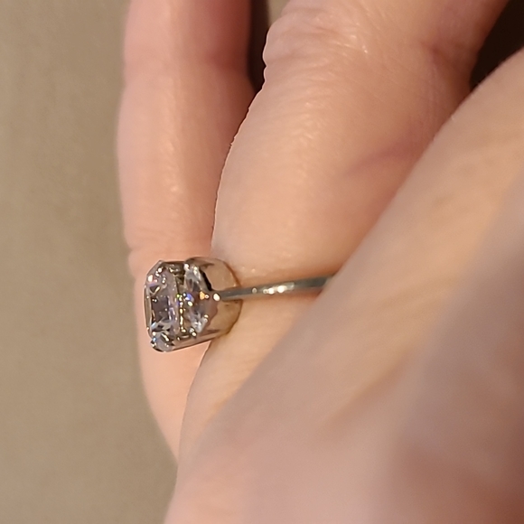 Cubic zirconia 3 stone stainless steel ring - Picture 2 of 8